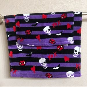 Betsey Johnson Love Bites Set (2 Piece)